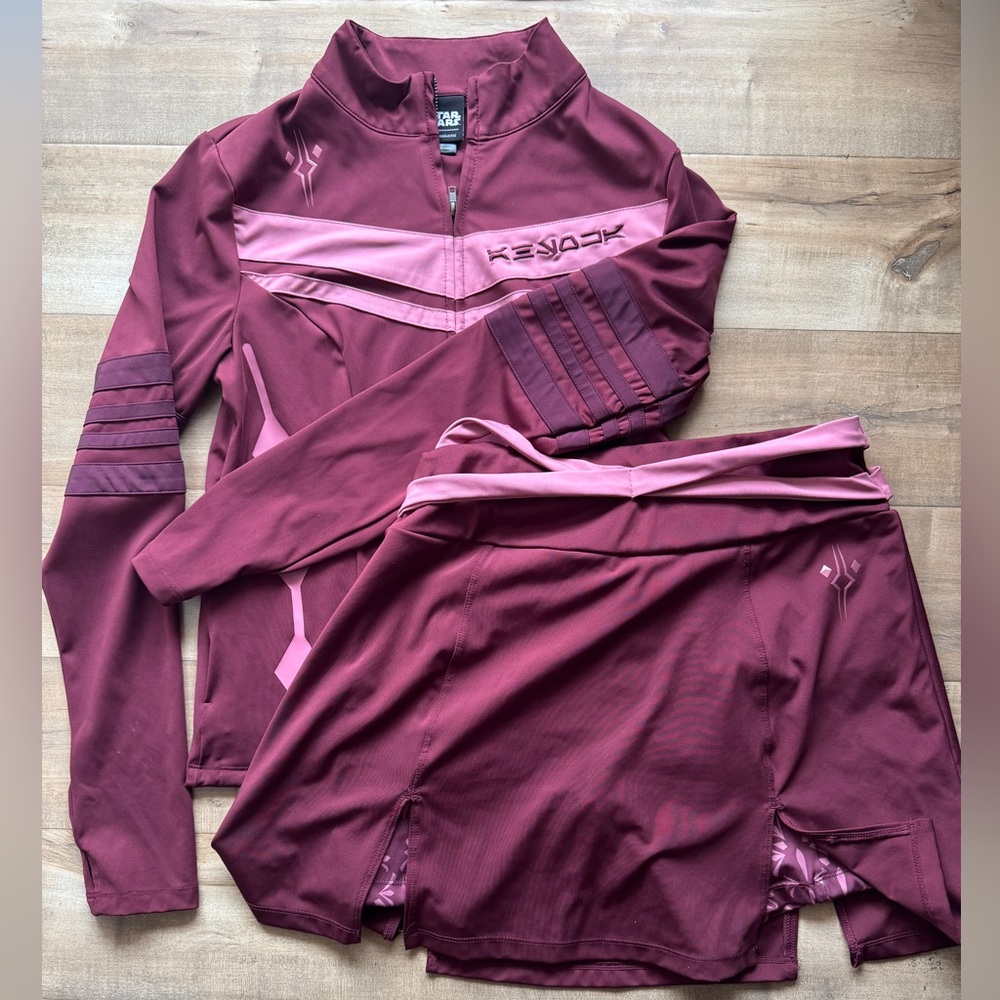 Her Universe Ahsoka Maroon and White Star Wars Set